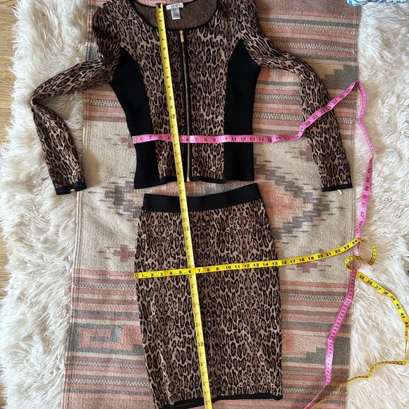 Cache Leopard 2-Piece Suit - Picture 9 of 10
